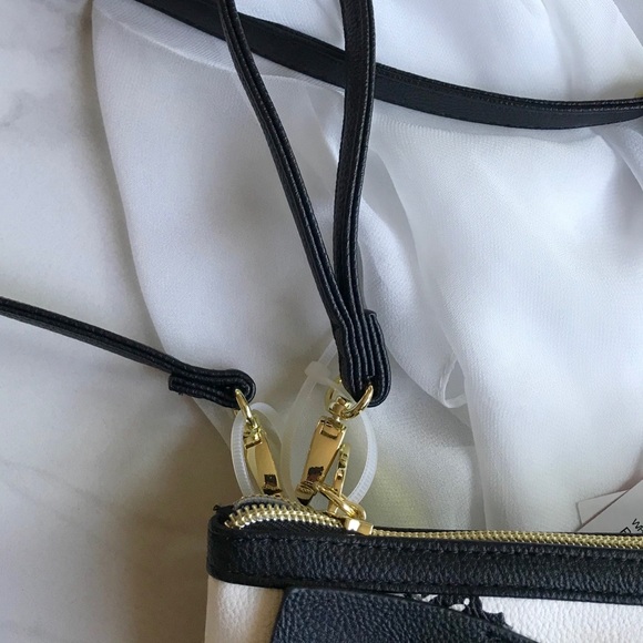 Betsey Johnson Bow Crossbody Wristlet Bag Purse - Picture 3 of 7